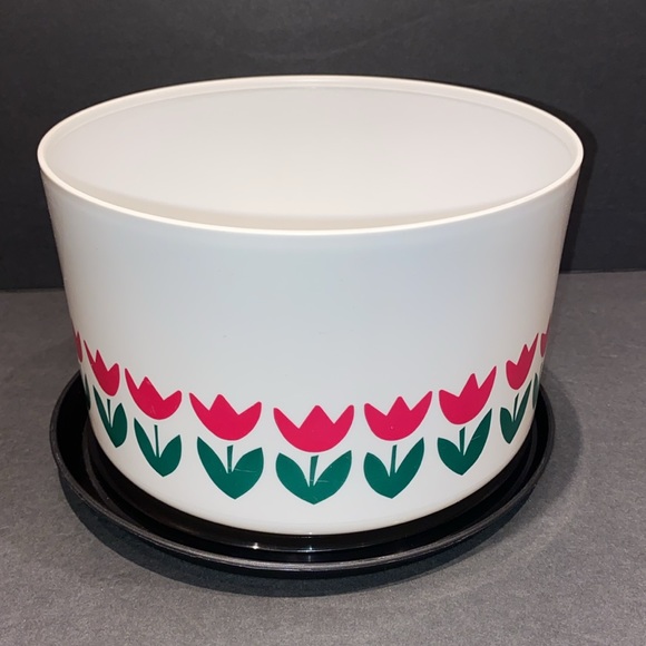 1980’s 3pc. Tupperware Stackable Tulip Canister Set With One Touch Lids - Picture 5 of 10